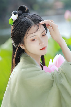 在娇嫩的花蕊上猛干她高h